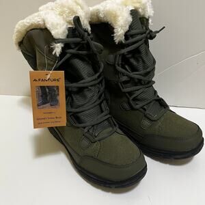 Fanture Lined Winter Snow Boots Green New 7.5